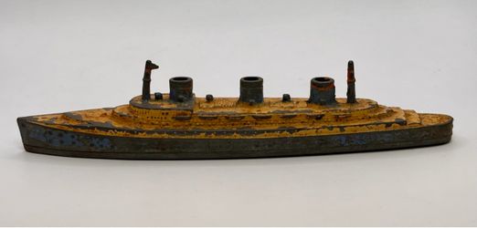 Vintage Tootsietoy Die-Cast Ocean Liner-Circa 1(contact info removed)- With Working Wheels•Full Details Below•