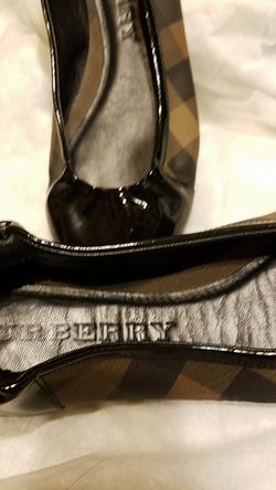 Burberry sz6.6.5