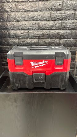 Milwaukee M18 Wet/Dry Vacuum