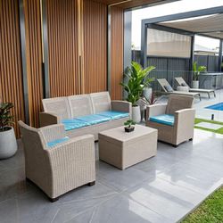 Outdoor pool/patio chairs 