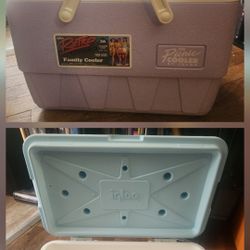 Used Once . Igloo Retro Looking Cooler