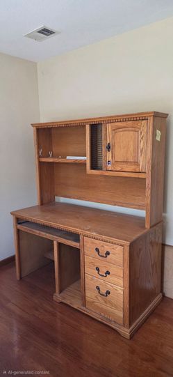 Free Office Computer Table with hutch