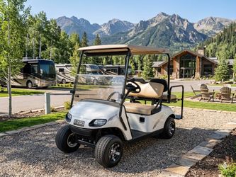 EZGO with new 51.2v lithium battery – excellent condition