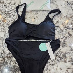 Chic XS womans Bikini- New With Tags