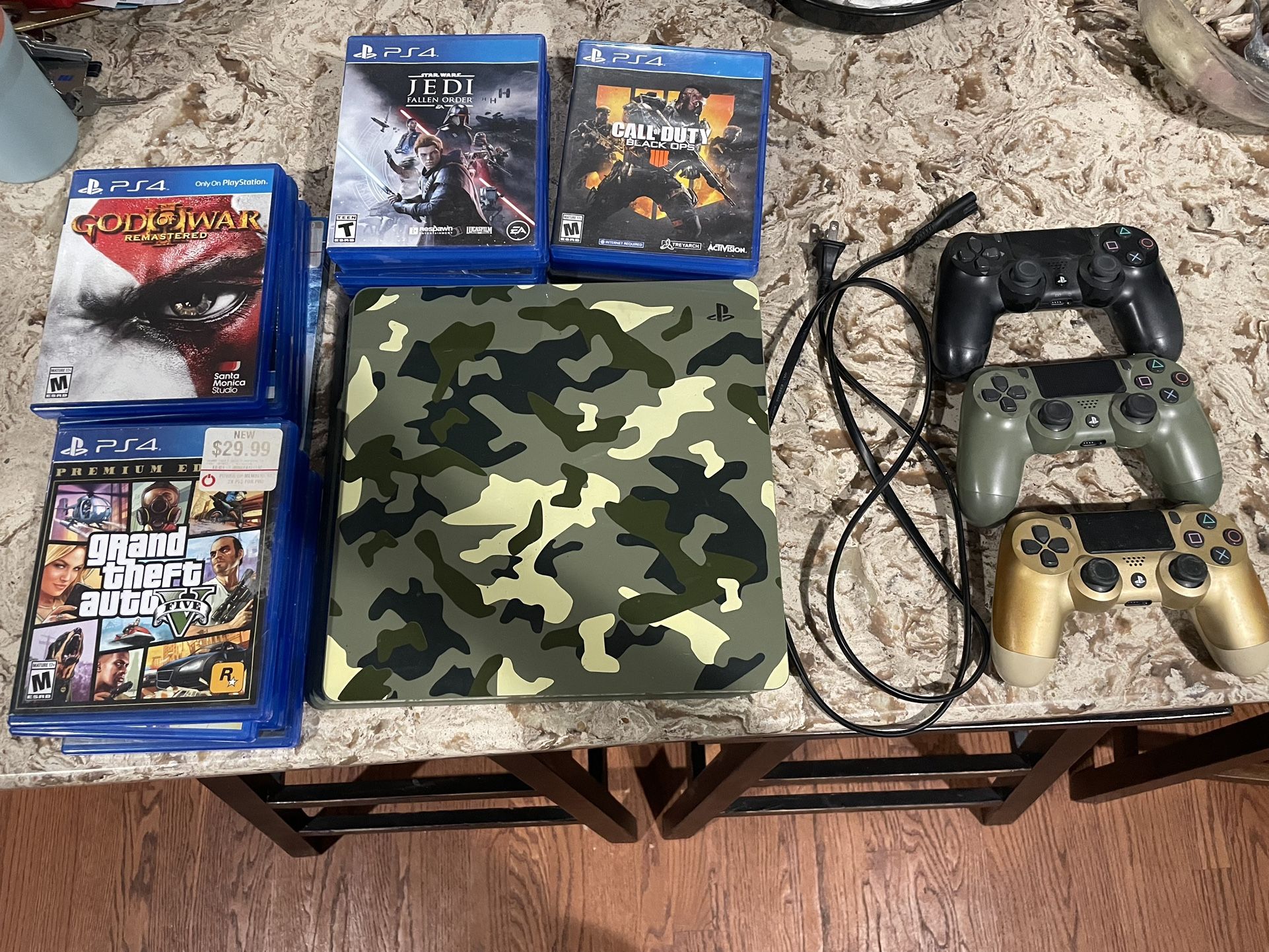 Ps4 with 19games/3controllers