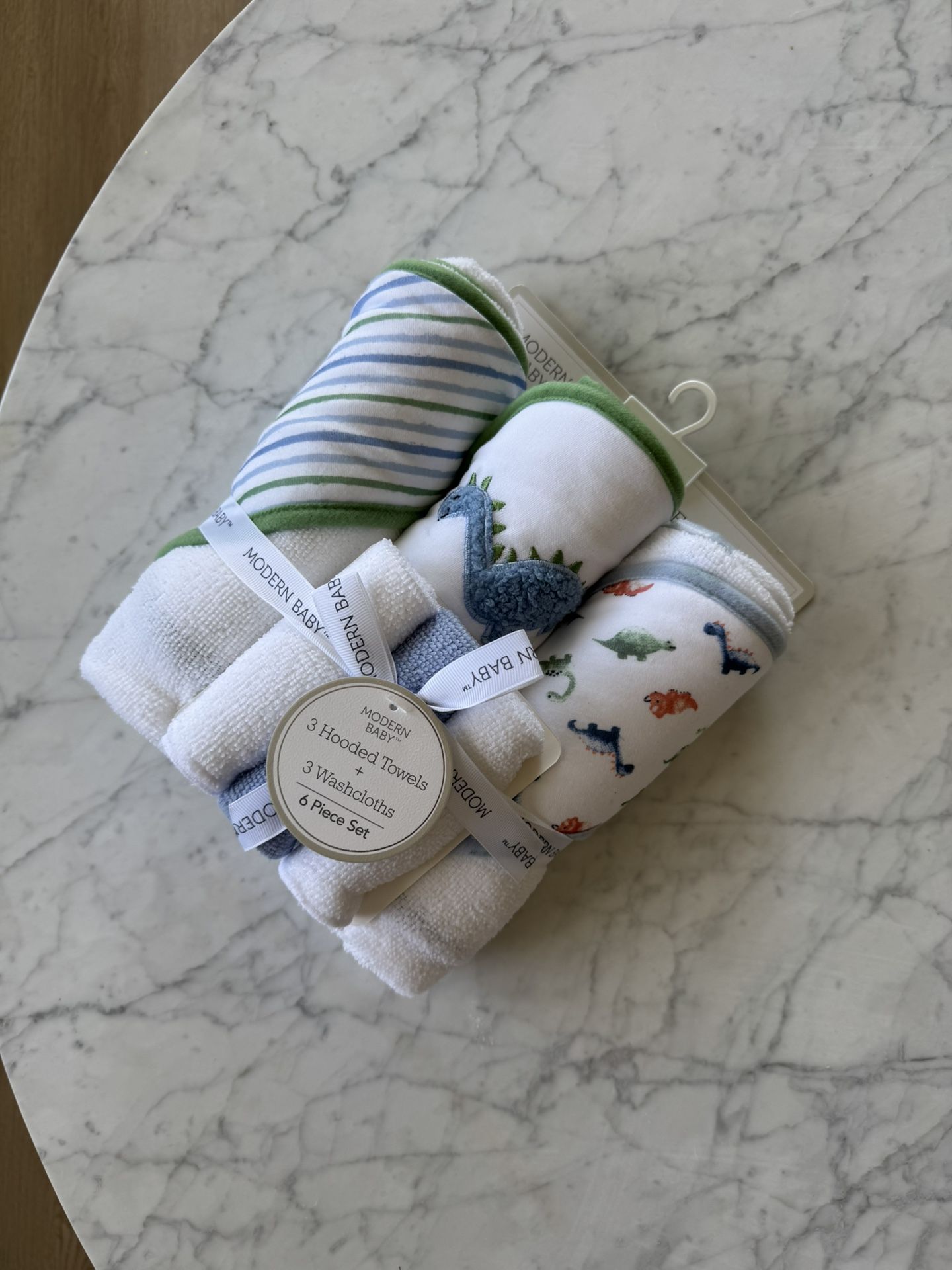 Brand New Hooded Baby Towels (Dinosaur)