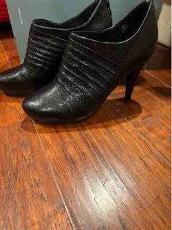 Me Too brand Black leather heels