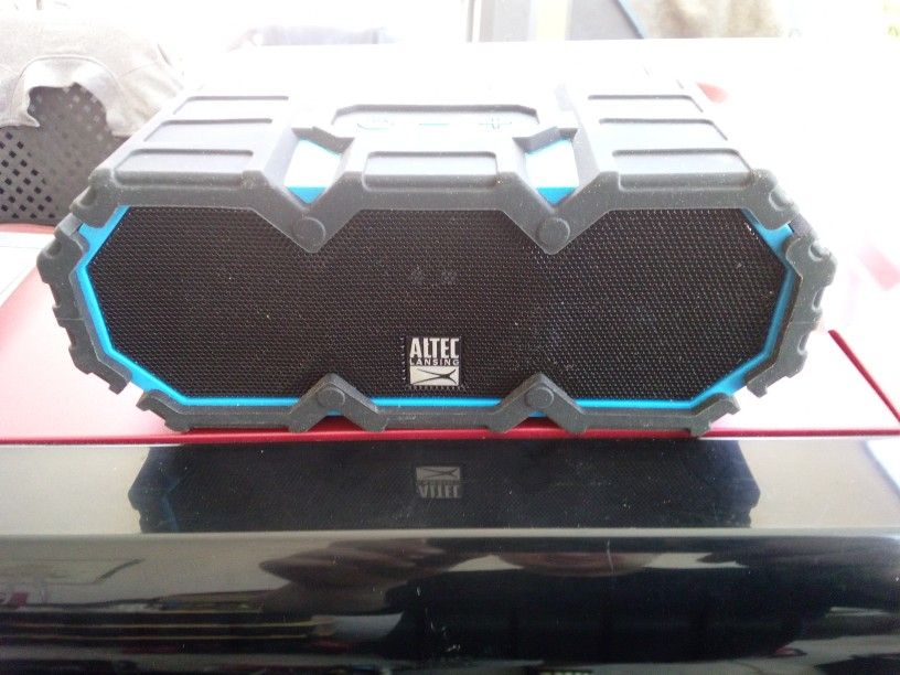 Wireless Bluetooth Speakers