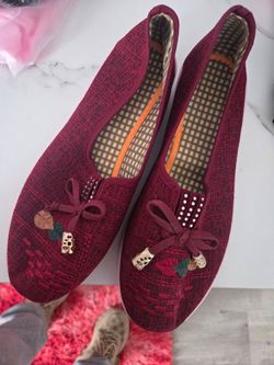 Red shoes for woman size:6