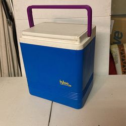 Igloo Legend 24 Blue Cooler (Food, Drink, Beer, Fishing)