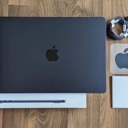 MacBook Air M2 (Midnight Blue)