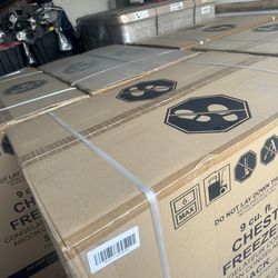 Hotpoint 8.8-cu ft Chest Freezer Convertible to Refrigerator ( Camoflauge)