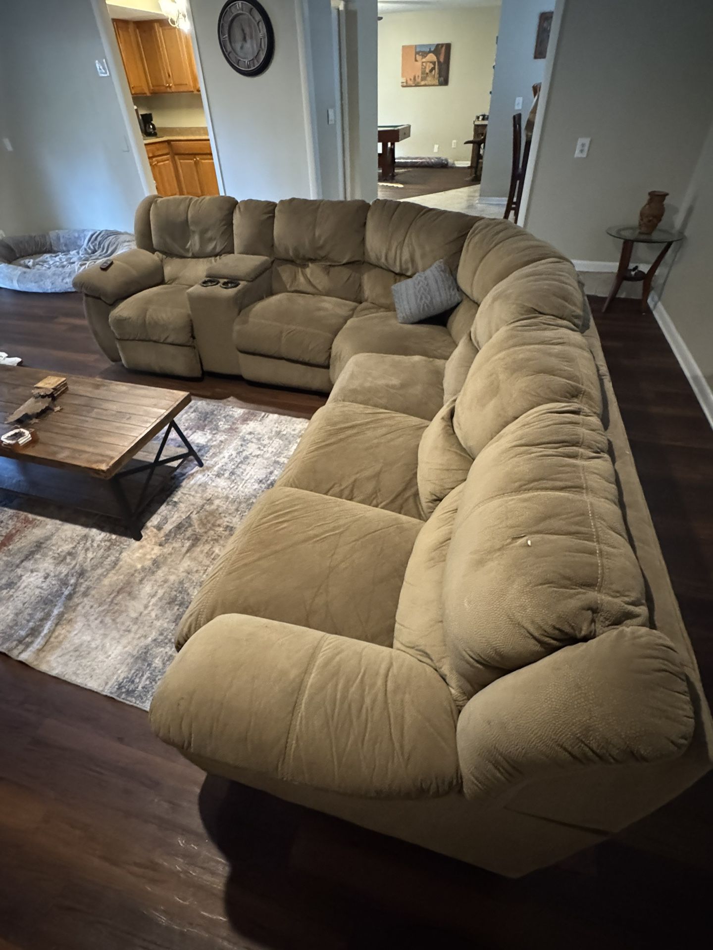 Sectional Couch / Pullout Bed