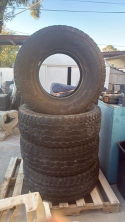 4 falcon wild Peak A/T 37 x 13.5 0R 18 LT 124S
