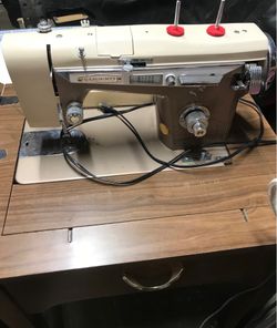 VINTAGE EMDEKO -ZIG ZAG QUALITY HOME SEWING MACHINE