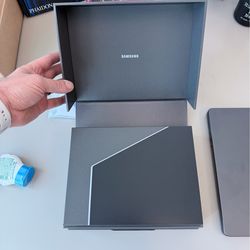 Samsung Z Trifold – NEW – SOLD OUT – US Model