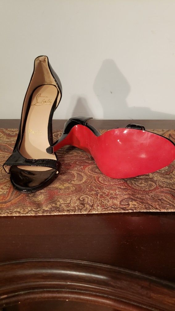 Like New Beautiful Christian Louboutin TOBIGGAN Heels USA 8-9 SIZE