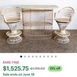 Single Mid-Century  beautiful fiberglass bar Stool Rotates Great Condition Only needs the Top Cushion