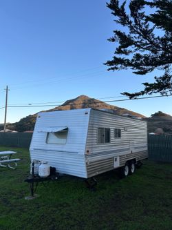 2006 Skyline Weekender 180W Travel Trailer – $6,500 OBO