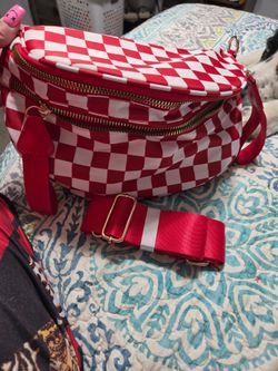 Brand new checkered bumper bag