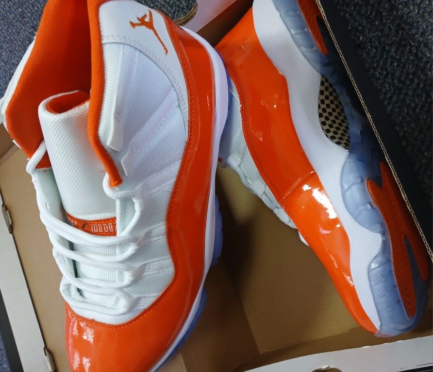 Retro Jordan 11s 175.00