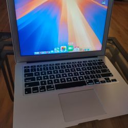 Apple MacBook Air - Like New - OSX Sonoma Microsoft Office 365, - $200