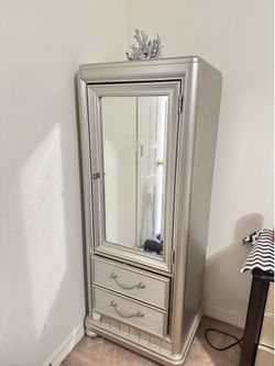 Beautiful cabinet