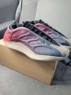 Yeezy 700 V3 Fade Carbon