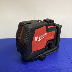 Milwaukee Green 100 ft. Cross Line and Plumb Points Rechargeable Laser