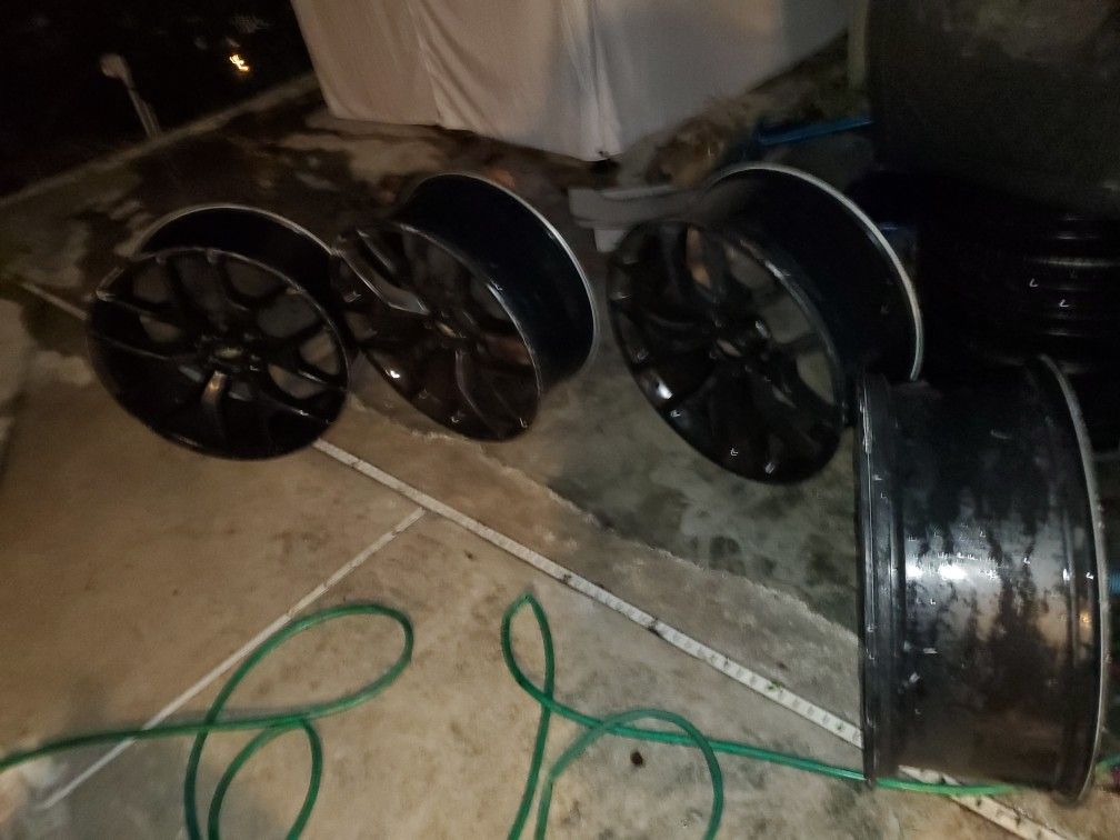 OEM Rims Chevy / GMC Truck Rims โ Set of 4 โ No Dents