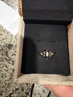 10K gold ring size 5