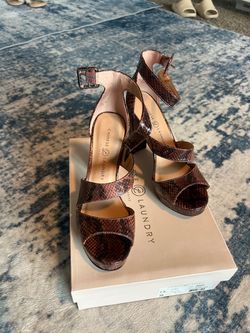 Chinese Laundry • Whiskey Wine • Snake-Print Platform Block Heel Sandals • 7.5 •