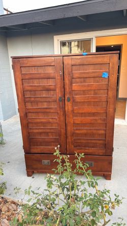 TV armoire