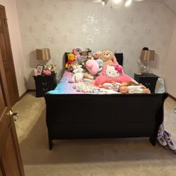 4 piece bedroom set including queen size mattress