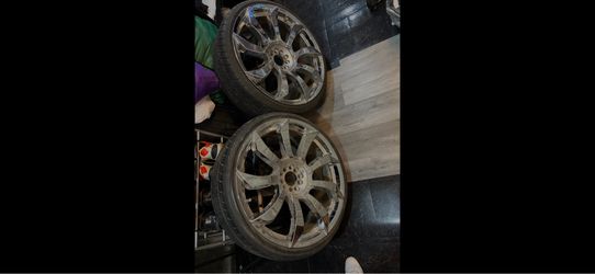 4 22”  Strada rims  with tires