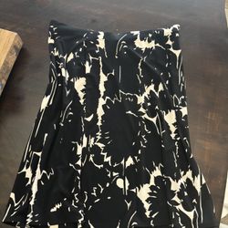Express skirt size 2 Fits Adorable 