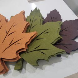 Juego de portaplatos de otoño como nuevos 6 por color. Se pueden  vender en juegos de 6 A 2.5 dolares cada uno