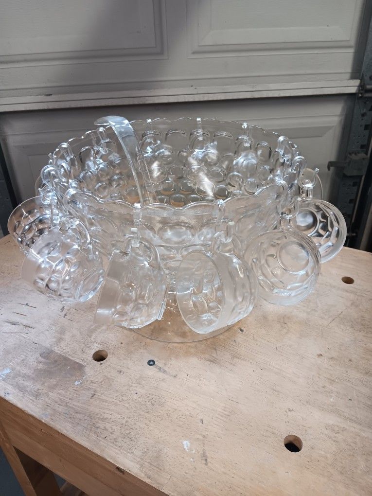 Vintage Punch Bowl Great Condition No Chips $25 Great For The Holidays