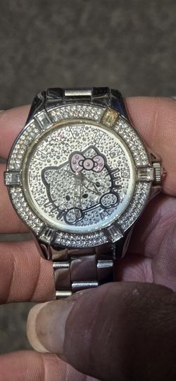 Hello Kitty Watch. With Swarovski Elements 