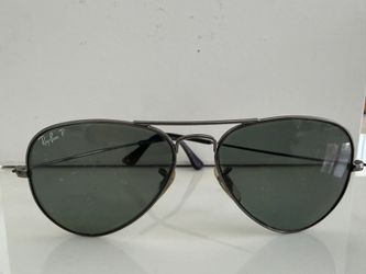 Black RayBan Aviator Sunglasses