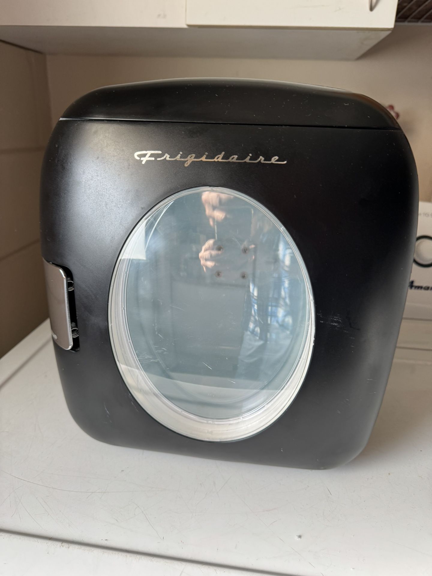 Frigidaire 0.5 Cu Ft Retro Portable Mini Refrigerator, Black Works Does Not Come With Ac Cord Or Car Charger