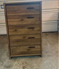 FIVE DRAWERS DRESSER