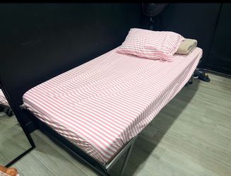 Twin bed