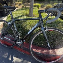 Giant Deffy Carbon Fiber Medium
