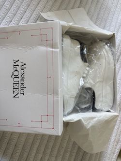 Alexander McQueen size 43 Eur.