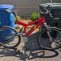 K2 900  Mountain Bike 1999 used $199 OBO