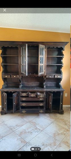 Oak china hutch