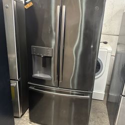 GE Black Stainless fridge water, and ice can deliver 
