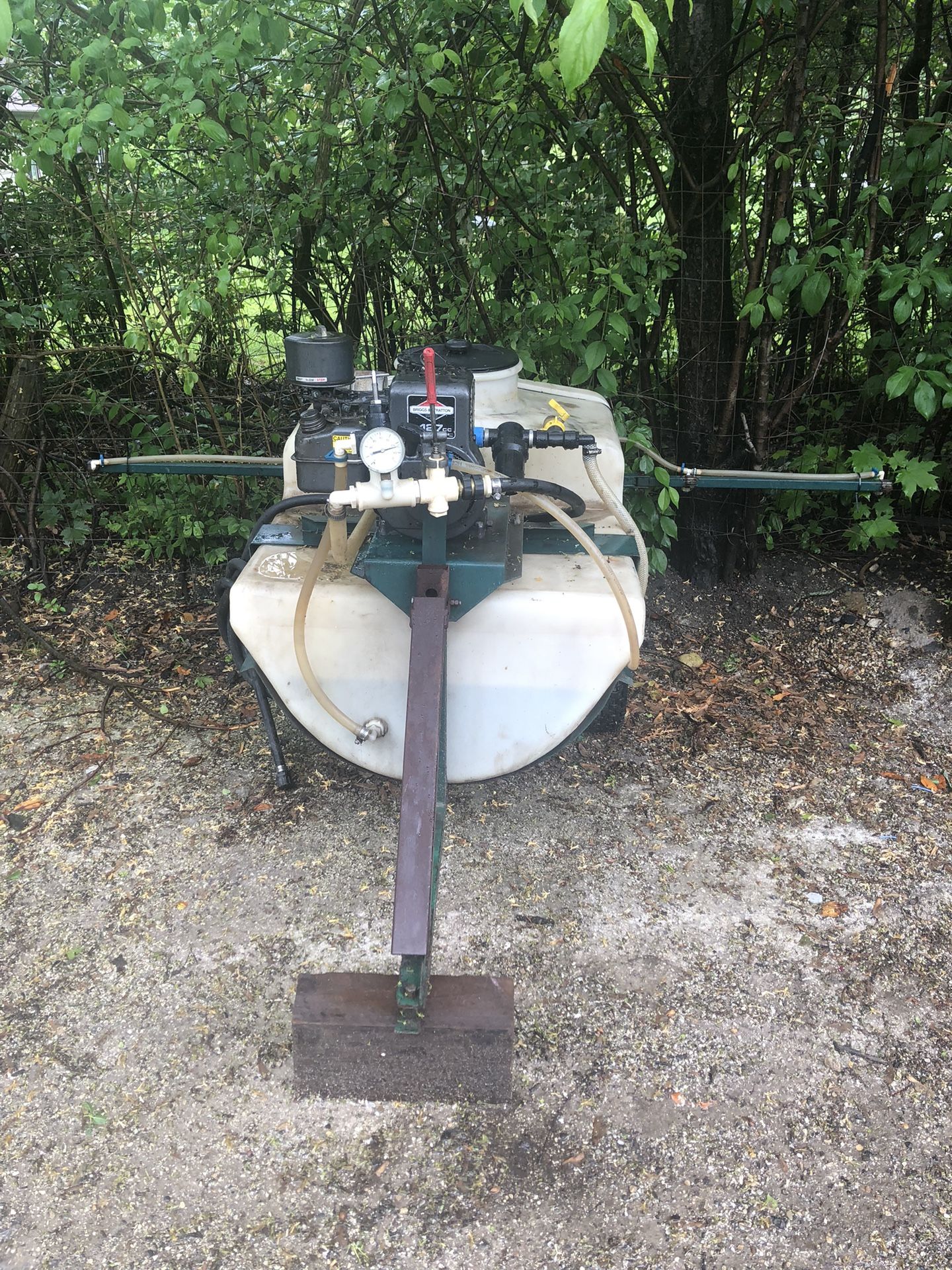 60 Gallon 5 Nozzle Trailer Sprayer