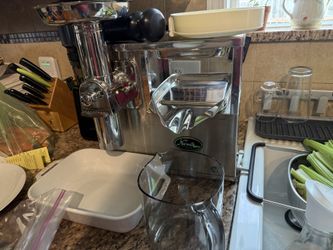 Norwalk model 275 Juicer